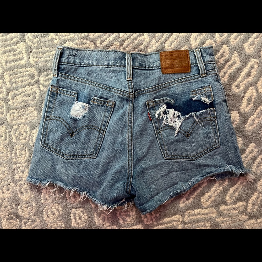 Levi High Waisted Jean Shorts Size 27